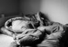 지속되는 피로, 만성피로증후군일 수 있다…원인과 해소법은? a black and white photo of an unmade bed