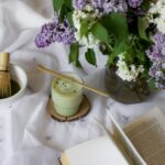 바쁜 일상 속 건강 챙기기, ‘슬로우 리빙’이 답이다 a vase of flowers and a whisk on a table