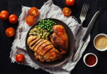 ‘영양 & 보충제’ 트렌드, 밥상에서 시작하는 건강 루틴 a plate of food